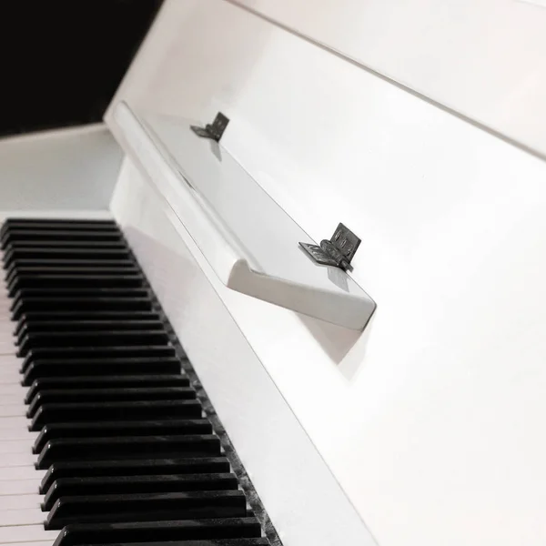 Piano Blanco Teclas Piano — Foto de Stock