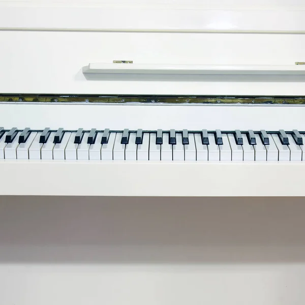 Piano Branco Fechar — Fotografia de Stock