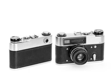 Beyaz arkaplanda eski kamera