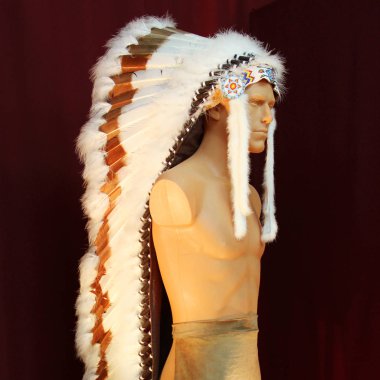 Kiev, Ukrayna - 26 Eylül 2018: Kafa dekorasyon bir manken üzerinde