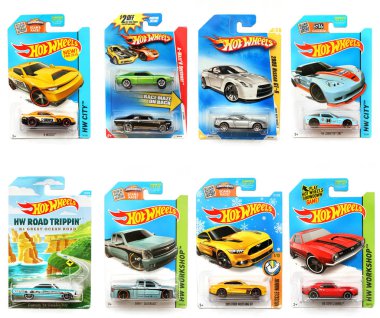 Odessa, Ukrayna - Kasım, 2017: Hot Wheels. Çocuklar oyuncak. Makineleri. Beyaz bir arka plan üzerinde oyuncaklar
