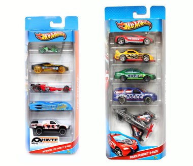 Odessa, Ukrayna - Kasım, 2017: Hot Wheels. Çocuklar oyuncak. Makineleri. Beyaz bir arka plan üzerinde oyuncaklar