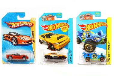 Odessa, Ukrayna - Kasım, 2017: Hot Wheels. Çocuklar oyuncak. Makineleri. Beyaz bir arka plan üzerinde oyuncaklar