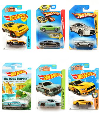 Odessa, Ukrayna - Kasım, 2017: Hot Wheels. Çocuklar oyuncak. Makineleri. Beyaz bir arka plan üzerinde oyuncaklar