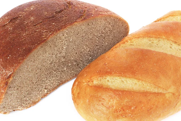 Brot Und Lange Laibe Auf Weißem Hintergrund — Stockfoto