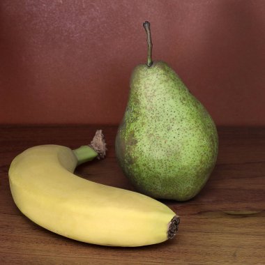 Armut ve ahşap zemin üzerine muz