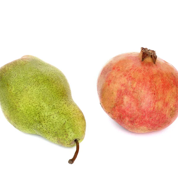 Frukt Granatäpplen Och Päron Vit Bakgrund — Stockfoto