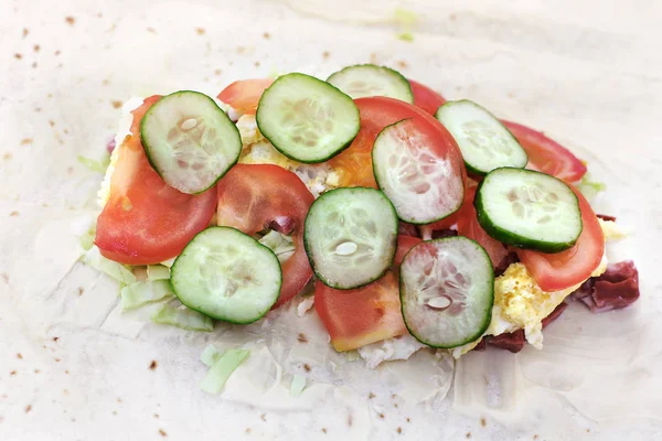 Příprava Shawarma Maso Zeleninou Chléb Dort Rychlé Občerstvení — Stock fotografie