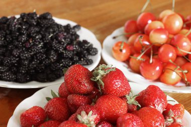 Çilek. Çilek, kiraz ve dut