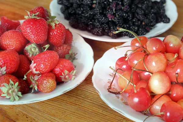 Bayas Fresa Cereza Mora — Foto de Stock