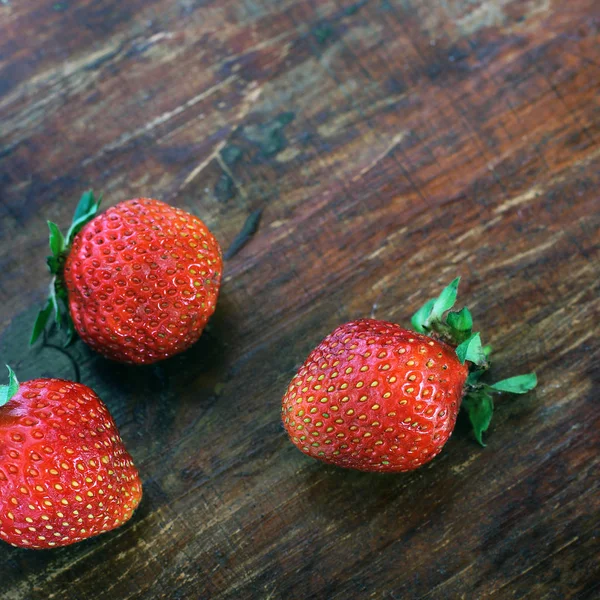 Fresas Sobre Fondo Madera — Foto de Stock