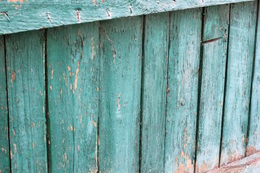 Tahta çitleri kapatın.