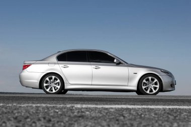 Kiev, Ukrayna - 9 Eylül 2018. BMW E60 yolda