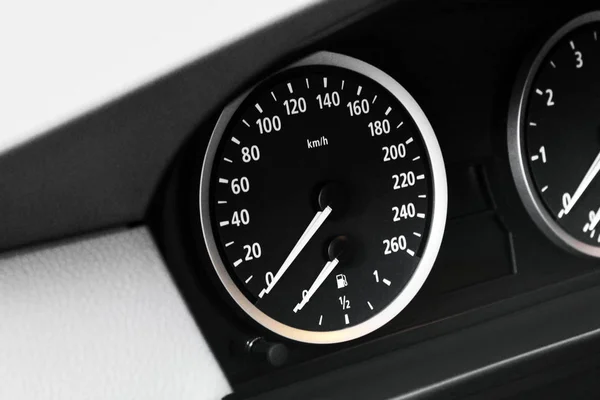 Armaturenbrett Auto Beleuchtete Frontscheibe Geschwindigkeitsanzeige — Stockfoto