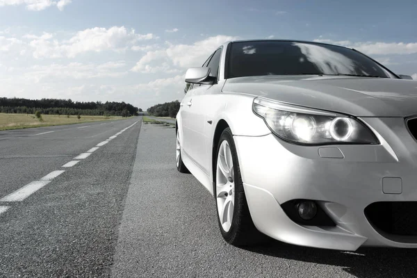 Kijów Ukraina Września 2018 Bmw E60 Drodze Samochód Światła — Zdjęcie stockowe