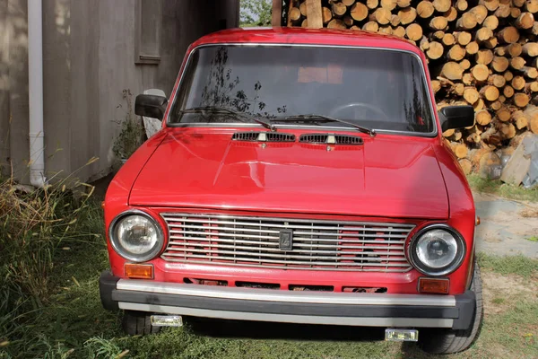 Chernivtsi Ukraina September 2018 Mobil Rusia Vaz 21011 Mobil Latar — Stok Foto