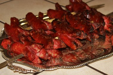 Barbekü. Bir tabak yemek