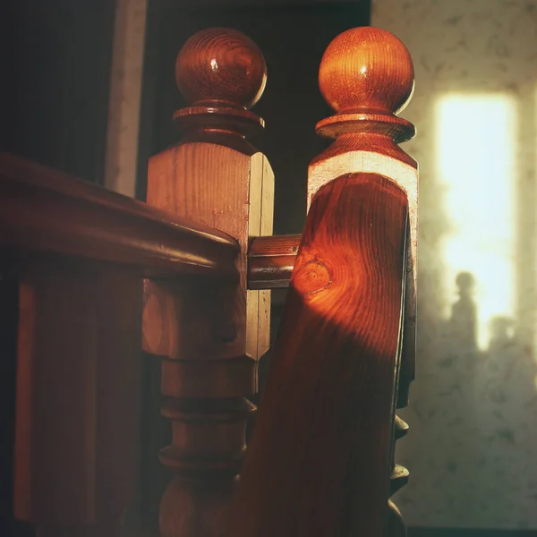 廊下に木製の階段 — ストック写真