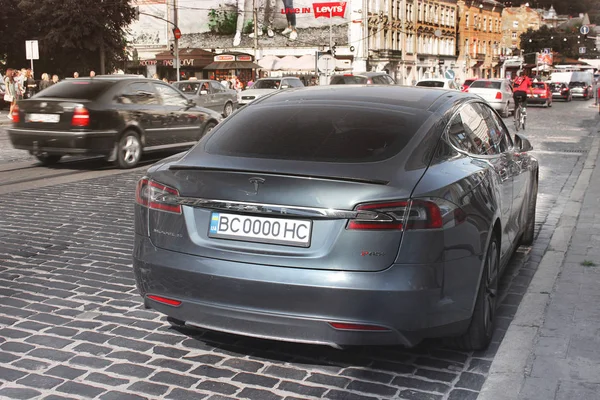 Lviv Ucrania Octubre 2018 Tesla Electric Car Model Una Calle — Foto de Stock