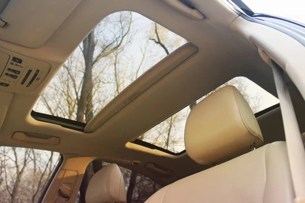 Szczegóły Wnętrza Samochodu Dach Panoramiczny Samochodu — Zdjęcie stockowe