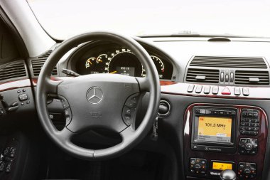Kiev, Ukrayna - 22 Kasım 2018: İç araba Mercedes-Benz S-Class