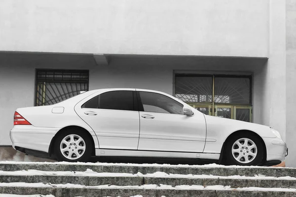 Kiev Ucrânia Novembro 2018 Mercedes Benz Class Inverno Contra Fundo — Fotografia de Stock