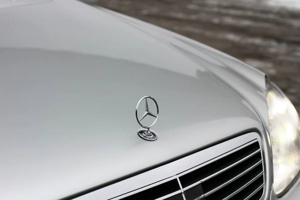 Kiev Ucrania Noviembre 2018 Mercedes Benz Emblema Cerca — Foto de Stock