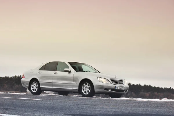 Киев Украина Ноября 2018 Года Mercedes Benz Class Зимой Посреди — стоковое фото