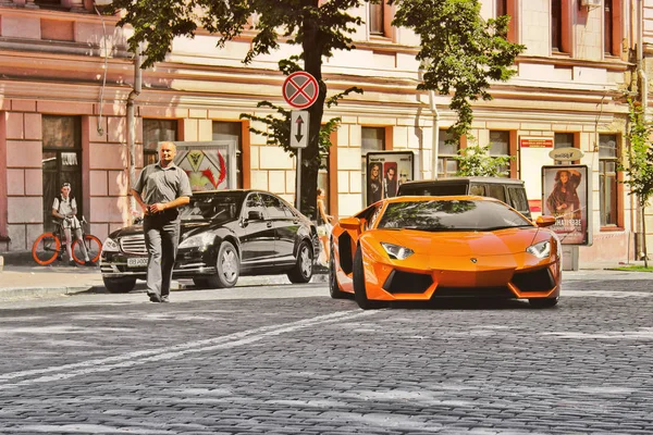 Kiev Ukrayna Temmuz 2018 Turuncu Supercar Lamborghini Aventador Şehir Merkezinde — Stok fotoğraf