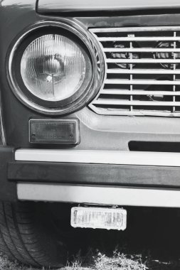 Araba parçası. Siyah ve beyaz fotoğraf