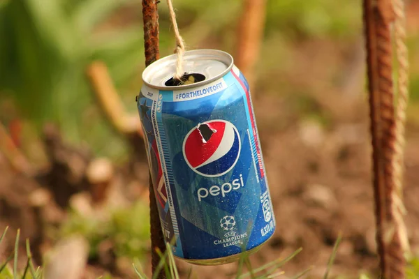 Chernigov, Ucrânia - 19 de abril de 2019: Pepsi bottle close up — Fotografia de Stock