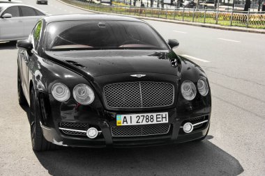 Kiev, Ukrayna - 3 Mayıs 2019: Bentley Continental Gt Mansory in t