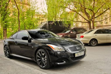 Kiev, Ukrayna - 3 Mayıs 2019: Siyah Infiniti G35 ci park