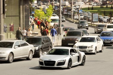 Kiev, Ukrayna - 3 Mayıs 2019: Audi R8 hareket halinde
