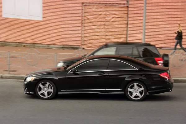 Kiev, Ukraine - May 3, 2019: Black luxury Mercedes in motion — Stock Photo, Image