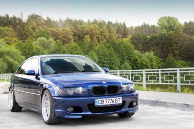 Chernihiv, Ukrayna - 24 Mayıs 2019: Bmw E46 spor otomobil cit