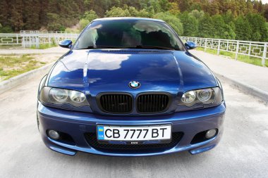 Chernihiv, Ukrayna - 24 Mayıs 2019: Bmw E46 spor otomobil cit