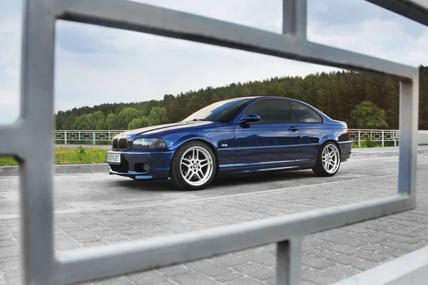 Chernihiv, Ukraine - 24 mai 2019 : BMW E46 voiture de sport dans la ville — Photo