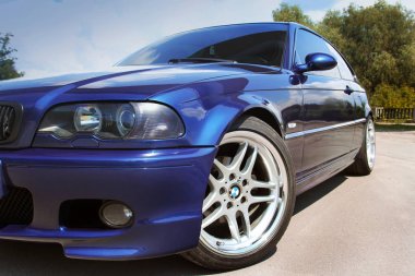 Chernihiv, Ukrayna - 24 Mayıs 2019: Bmw E46 spor otomobil cit