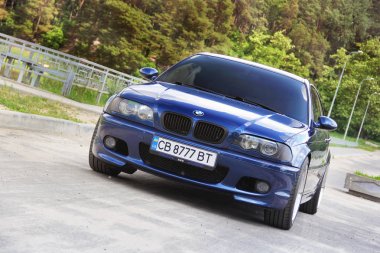 Chernihiv, Ukrayna - 24 Mayıs 2019: Bmw E46 spor otomobil cit