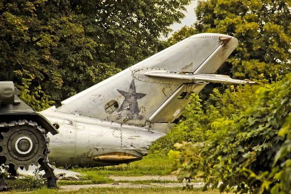 Perejaslav-Khmelnitsky, Oekraïne-11 augustus 2019: oude militaire apparatuur. Abstracte foto. Oude vliegtuig — Stockfoto