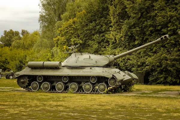 Pereyaslav-Khmelnitsky, Ukraine - August 11, 2019: Old military equipment. Abstract photo. Old tank — Stock Photo, Image