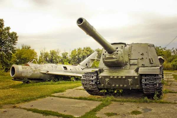 Pereyaslav-Khmelnitsky, Ukraine - August 11, 2019: Old military equipment. Abstract photo. Old tank — Stock Photo, Image