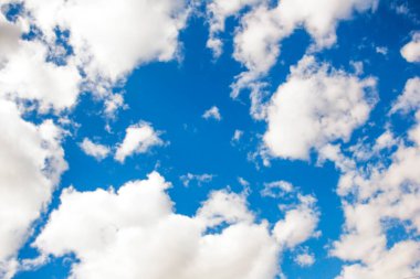 Güzel mavi gökyüzü ve bulutlar. Arkaplan