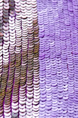 Parlak renklerin payetleri ve payetleri ile kumaş. Moda glitter kumaş, payetler. Parlak yüzey