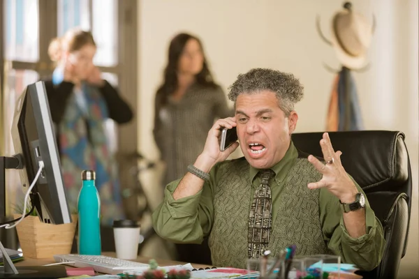Hombre Profesional Gritando Por Teléfono — Foto de Stock