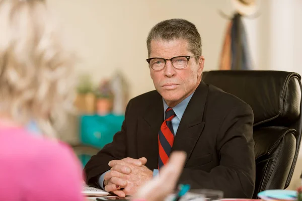 Professional Man in a Discussion — Stock Photo, Image