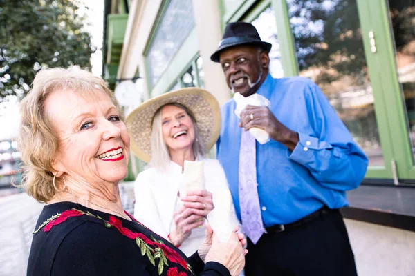 Happy Seniors Downtown Burritos — 스톡 사진