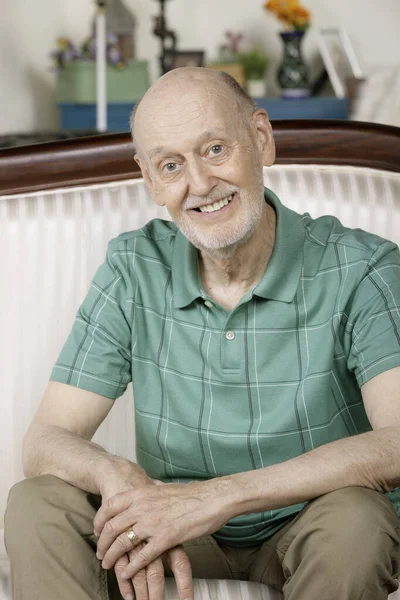 Smiling Senior Man Smiling Home Couch — Stock Photo, Image