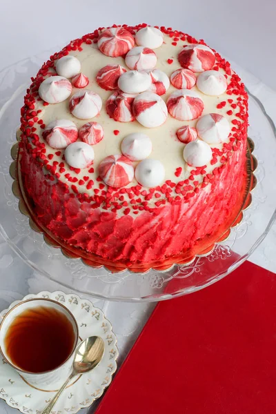 Red Homemade Cake Decorated Hearts Modern Photo — Stock Photo, Image